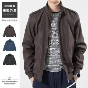 軍裝外套 修身夾克外套 立領素面外套 鈕扣肩章外套 格紋內裡薄外套 防風外套 潮流時尚休閒外套 風衣外套 黑色外套 Military Jacket Men's Jackets Windproof Jackets Button-up Epaulets (321-8025-01)咖啡色、(321-8025-02)藍綠色(321-8025-04)黑色  L XL 2L 3L 4L (胸圍109~124公分  43~49英吋) 男 [實體店面保障] sun-e